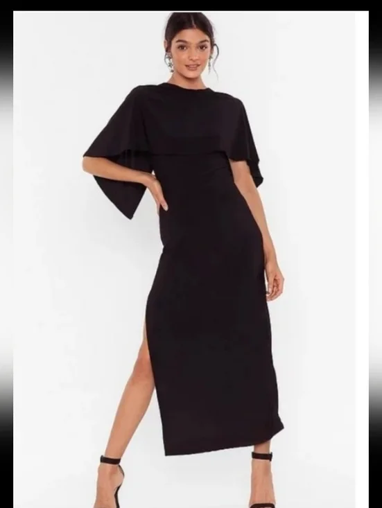 Chic Black Sleeve Maxi Dress - Elegant Evening Wear - Picture 1 of 11